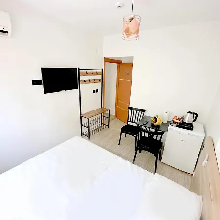 Hotel Menesa 3*