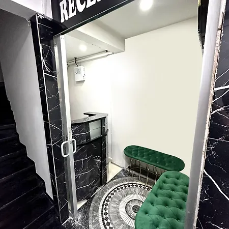 Menesa איסטמבול